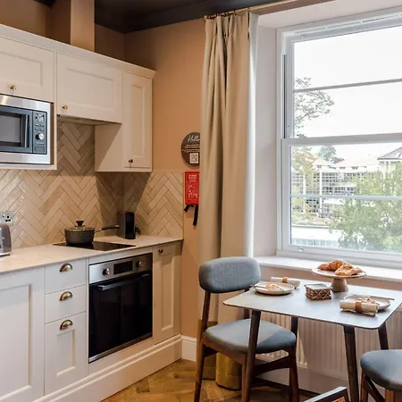 Tyndall'S Park - Your Apartment Bristol Room photo