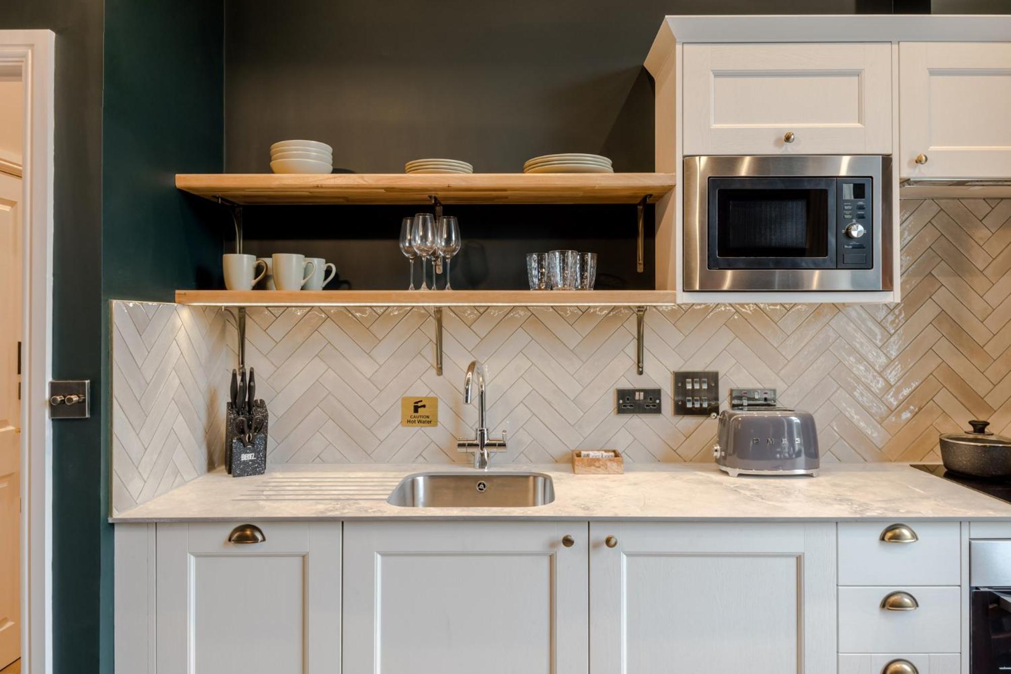 Tyndall's Park - Your Apartment *