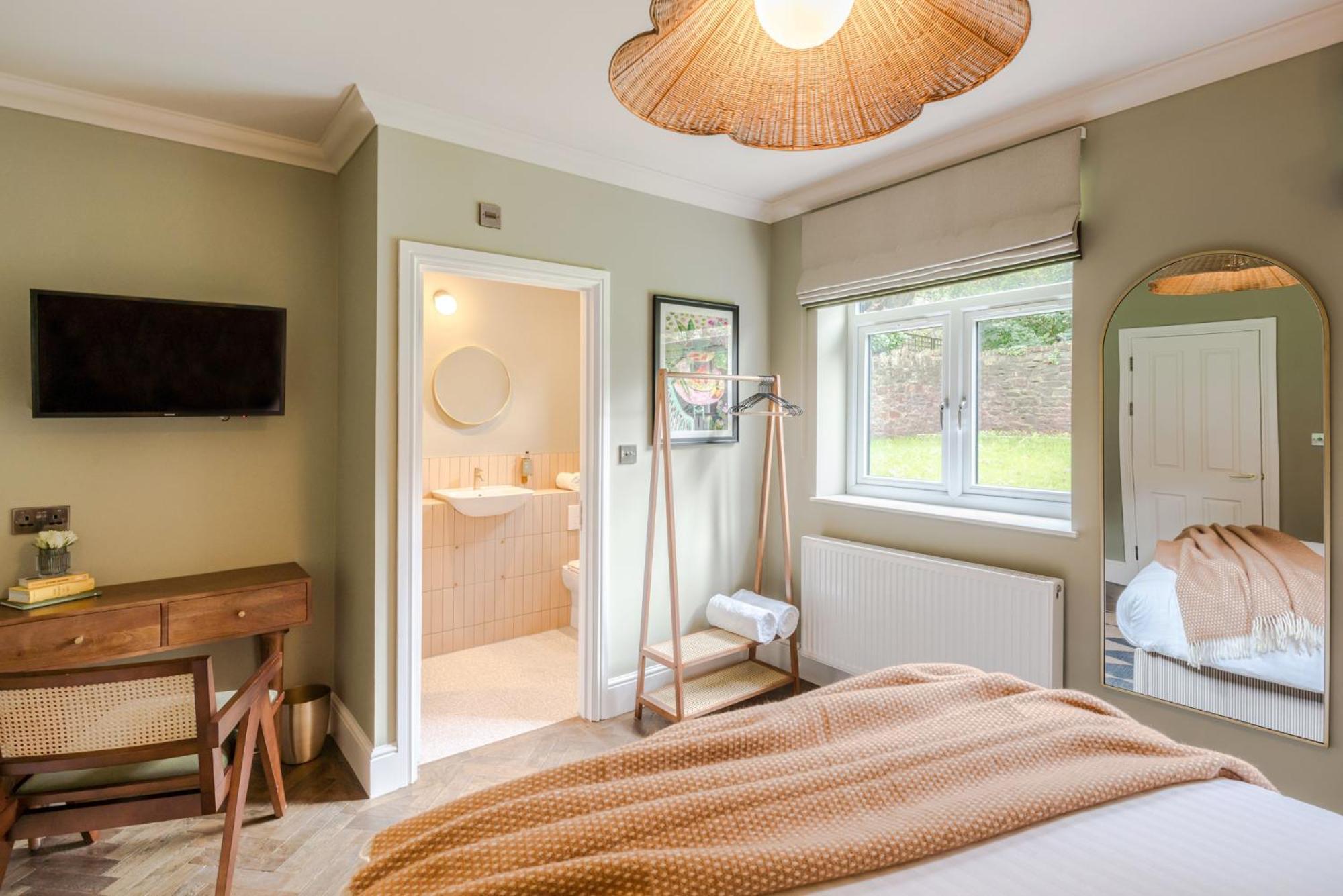 Tyndall's Park - Your Apartment *